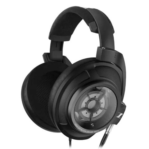 HD 820